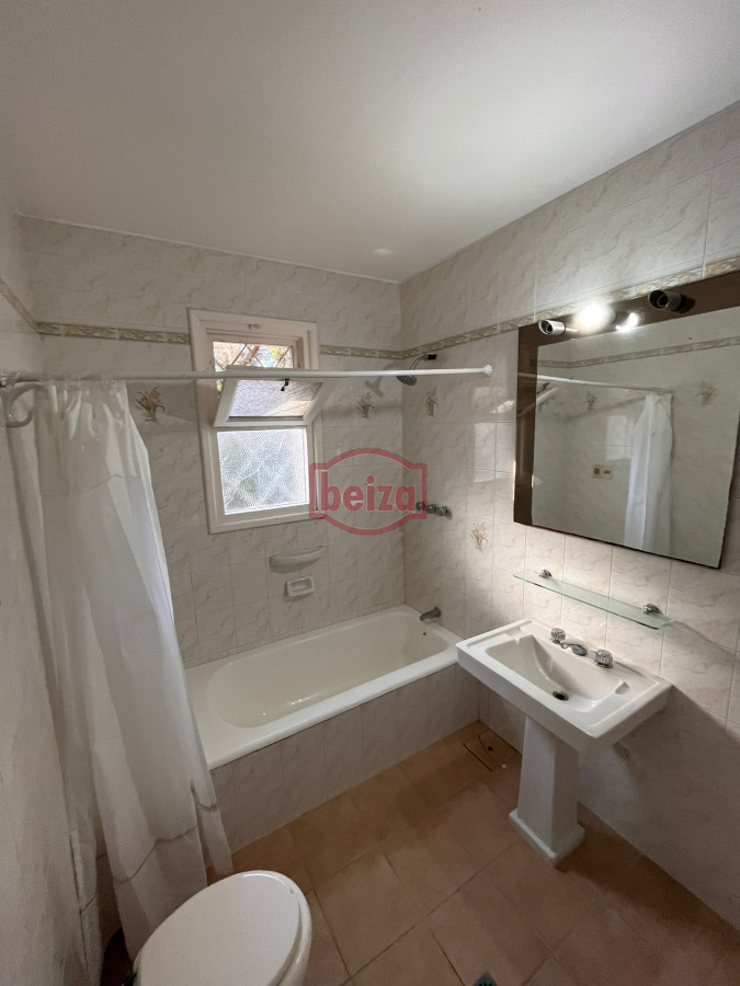 Casa ID.166088/Playa-Mansa-a-150-metros-de-la-costa - Chalet en Venta - Estupendo para vivienda de todo el año