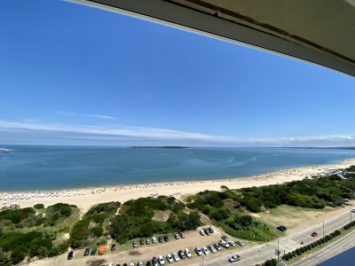 Apartamento en Venta y Alquiler, Mansa, Punta del Este, 4 Dormitorios. - NLV8342A
