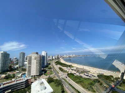Apartamento en Venta y Alquiler, Mansa, Punta del Este, 4 Dormitorios. - NLV8342A