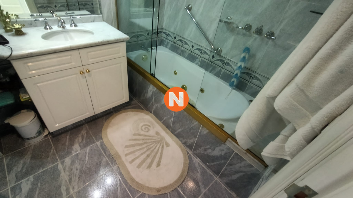 Apartamento Ref.323 - Apartamento en Venta y Alquiler, Mansa, Punta del Este, 3 Dormitorios.