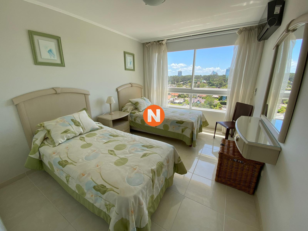 Apartamento Ref.204027 - VENTA DE APARTAMENTO DE 3 DORMITORIOS EN MANSA PUNTA DEL ESTE EN EDIFICIO LE JARDIN PUNTA DEL ESTE