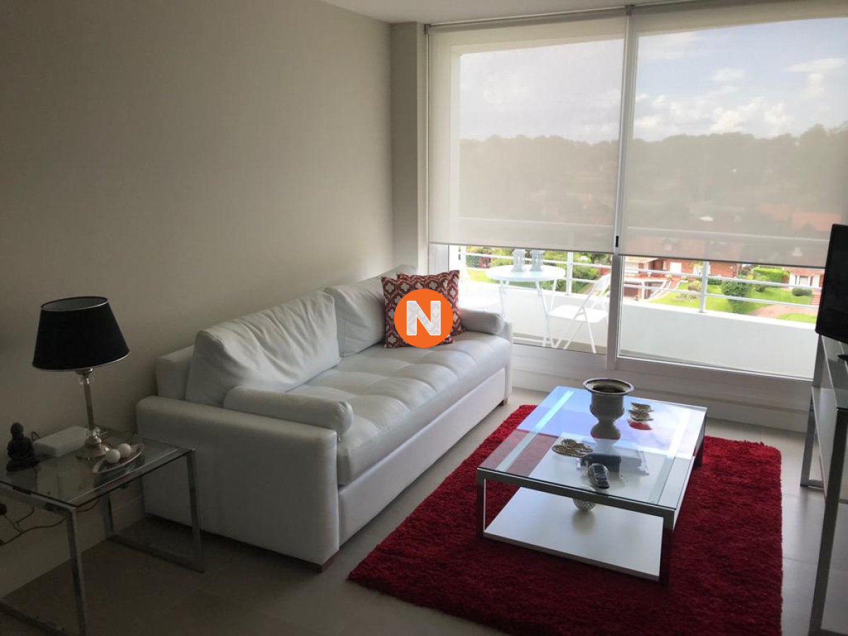 VENTA DE APARTAMENTO DE 2 DORMITORIOS EN TORRE GREEN LIFE PUNTA DEL ESTE  - NLV200364A