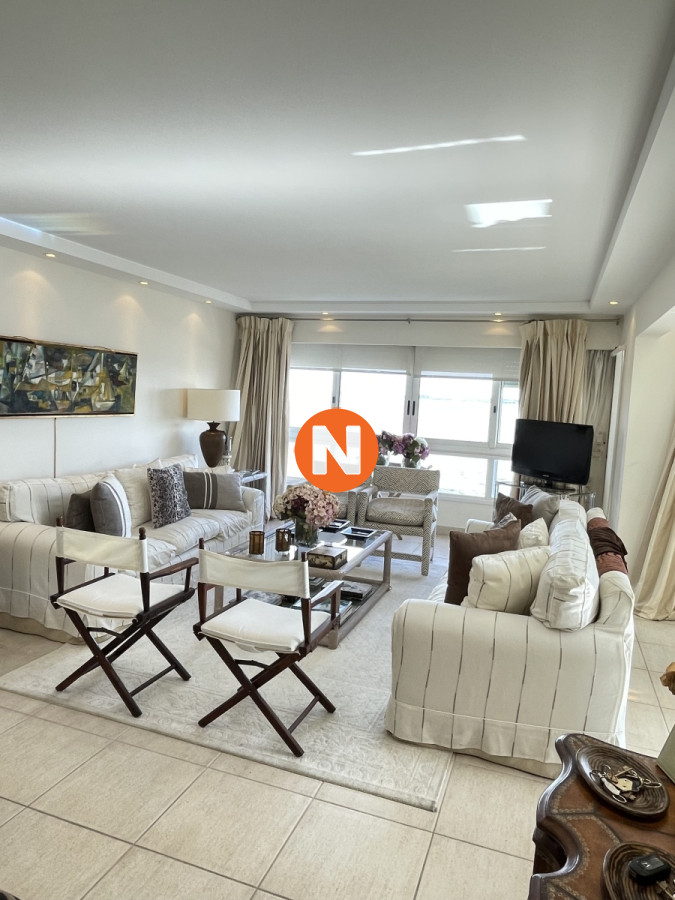 Apartamento Ref.5938 - Apartamento en Venta , Mansa, Punta del Este, 3 Dormitorios.