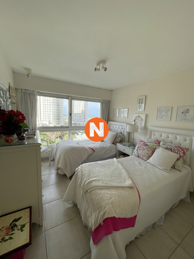 Apartamento Ref.5938 - Apartamento en Venta , Mansa, Punta del Este, 3 Dormitorios.