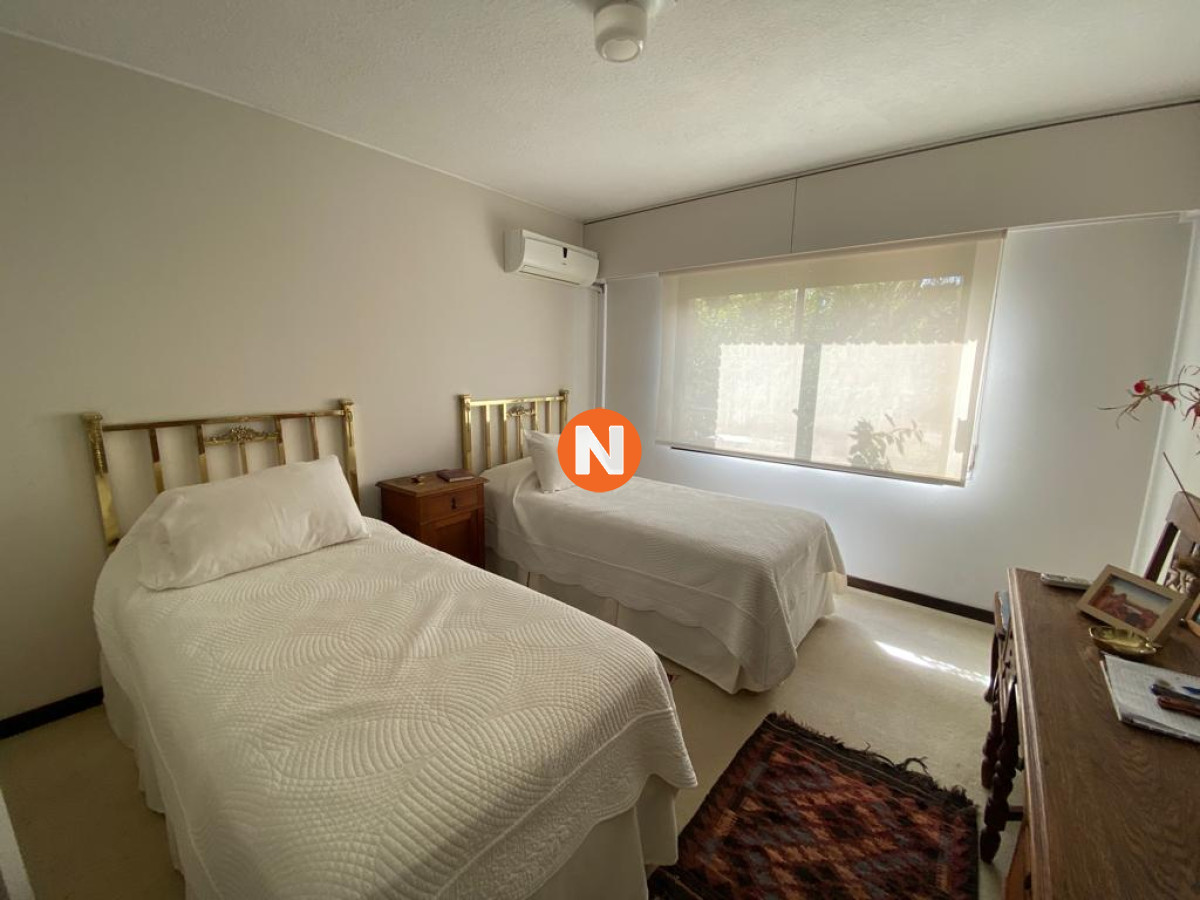 Apartamento Ref.7405 - Exclusivo Apartamento en Primera linea, 3 dormitorios y Dep de Servicio, Playa Brava