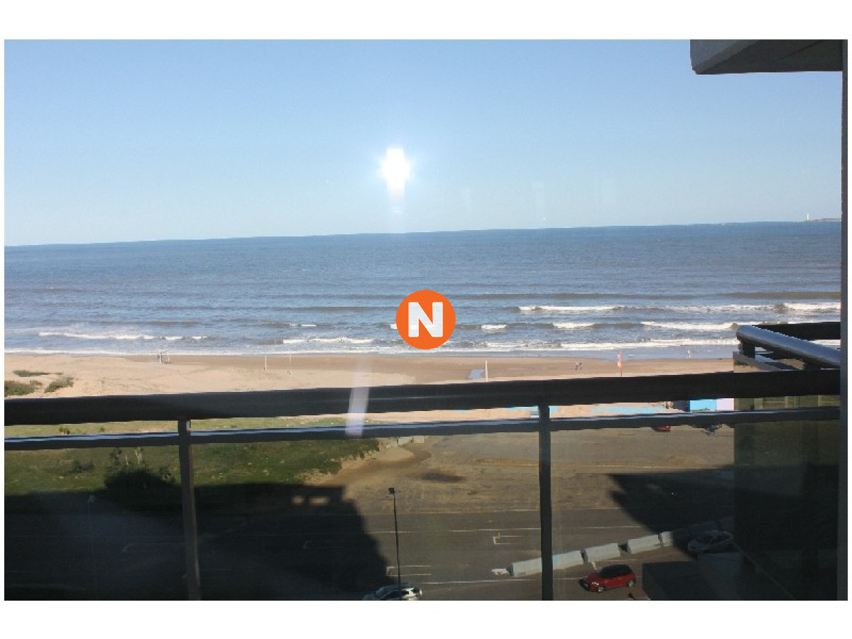 Apto de 3 dorm primera línea sobre el mar.  - NLV213657A