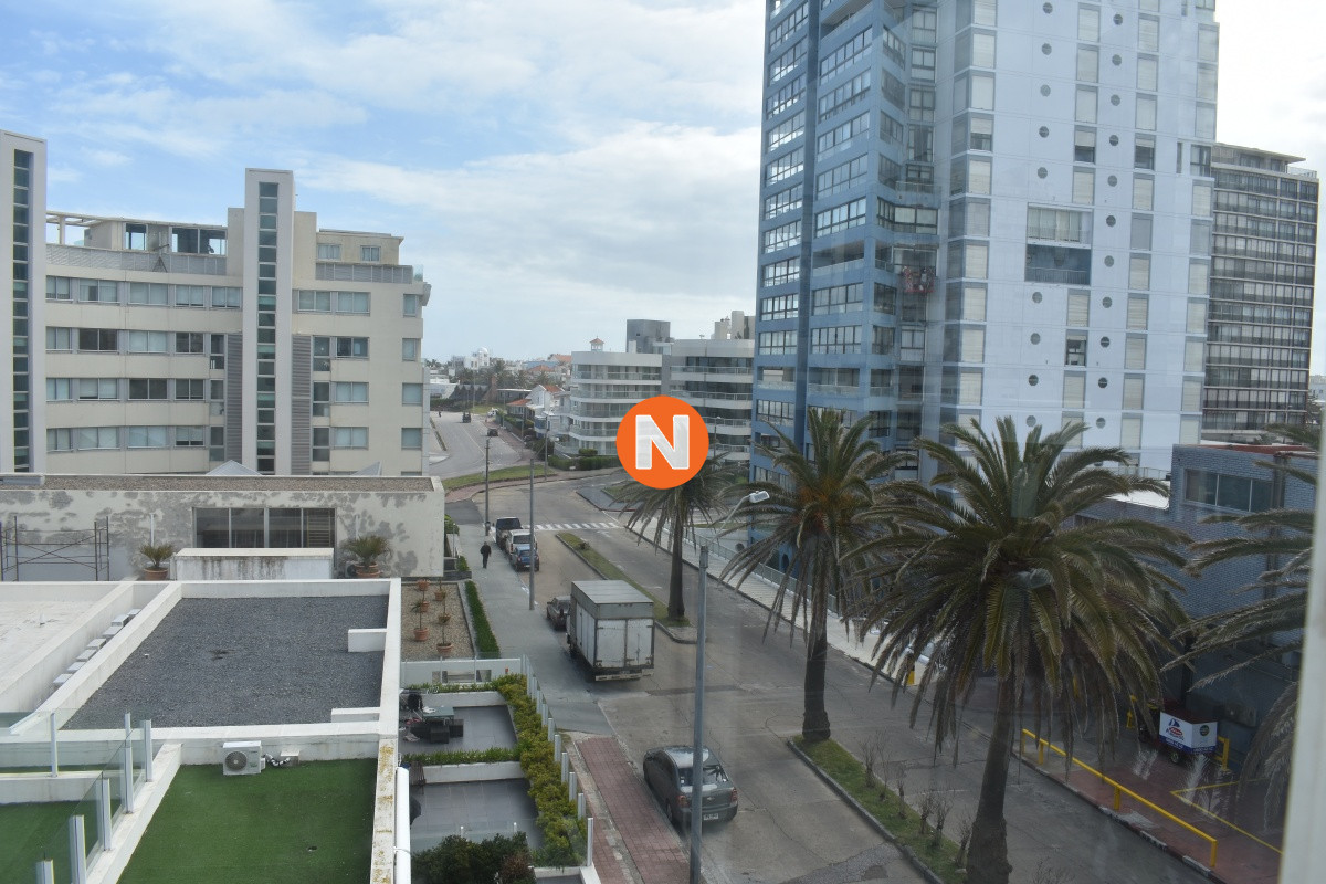 Apartamento Ref.214563 - VENTA DE HERMOSO APARTAMENTO DE 3 DORMITORIOS EN BRAVA PENINSULA