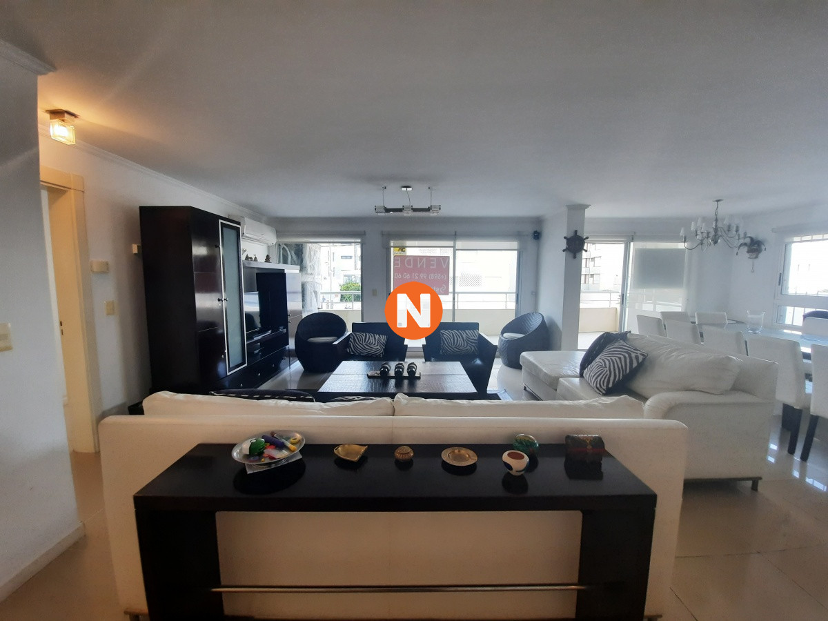 DEPARTAMENTO EN VENTA EN PUNTA DEL ESTE  - NLV214387A