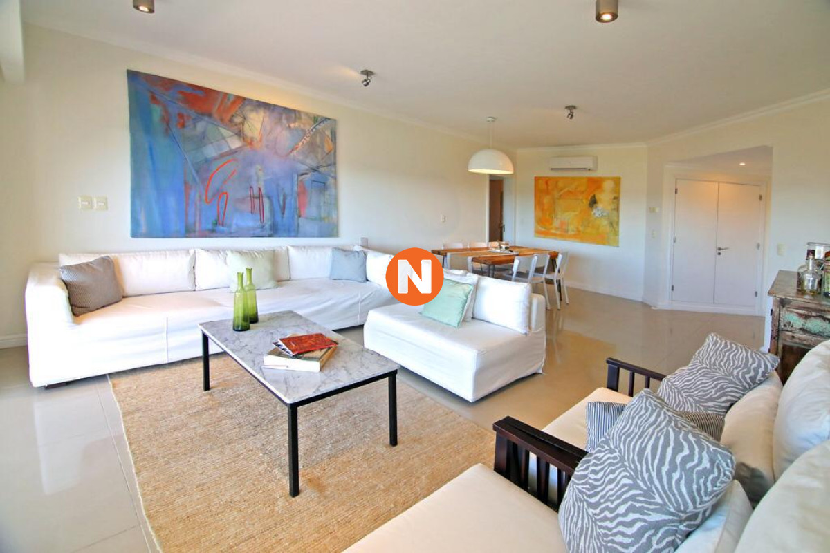 VENTA DE APARTAMENTO DE 3 DORMITORIOS EN VERAMANSA CON PARRILLERO PROPIO - NLV218813A