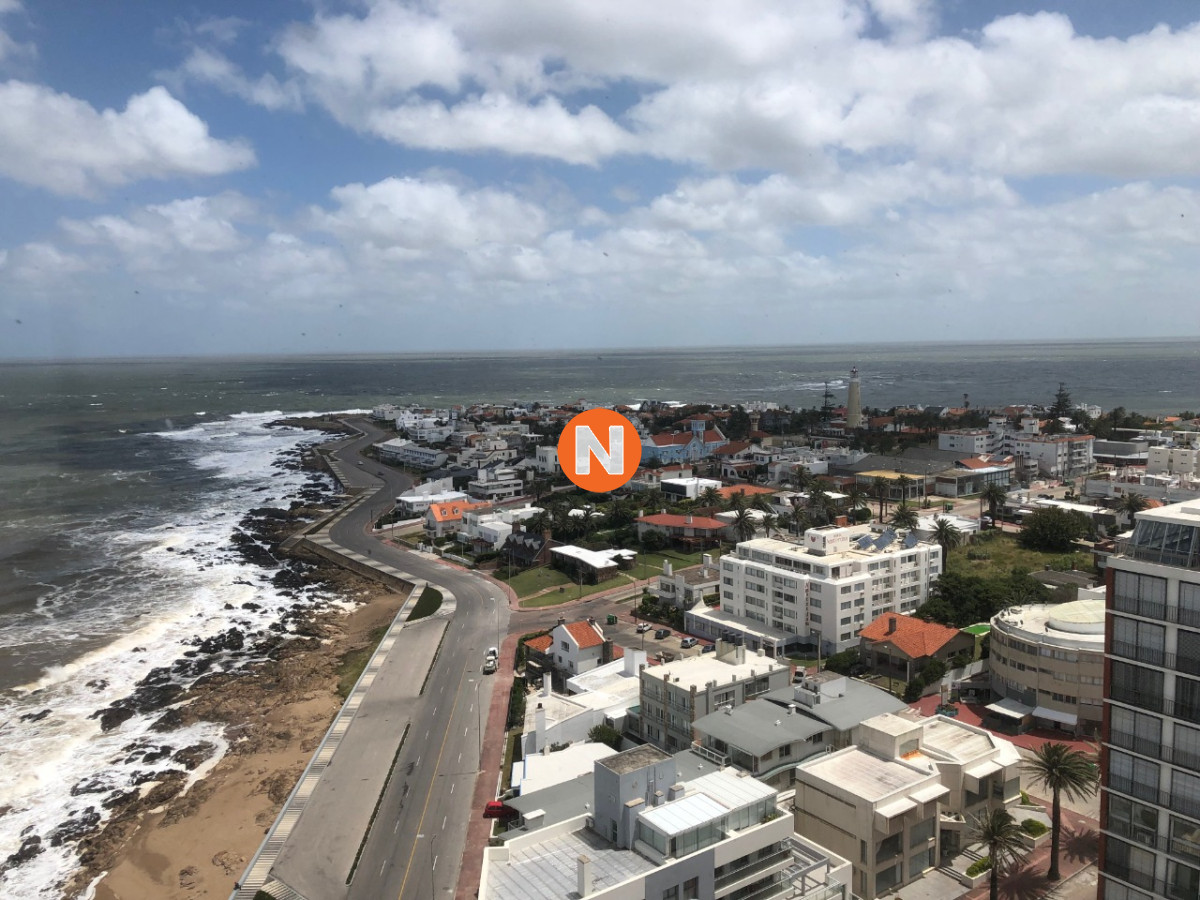 Apartamento en Venta y Alquiler, Peninsula, Punta del Este, 3 Dormitorios. - NLV1179A
