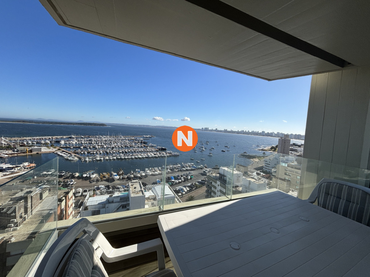 Exclusivo Apartamento Reciclado con Vista al Puerto en Punta Del Este  - NLV203381A