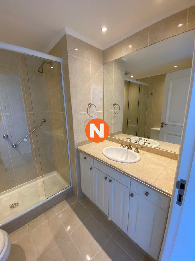 Apartamento Ref.204027 - VENTA DE APARTAMENTO DE 3 DORMITORIOS EN MANSA PUNTA DEL ESTE EN EDIFICIO LE JARDIN PUNTA DEL ESTE