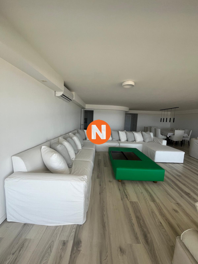 Apartamento Ref.200054 - Apartamento en Venta y Alquiler, Brava, Punta del Este, 4 Dormitorios.