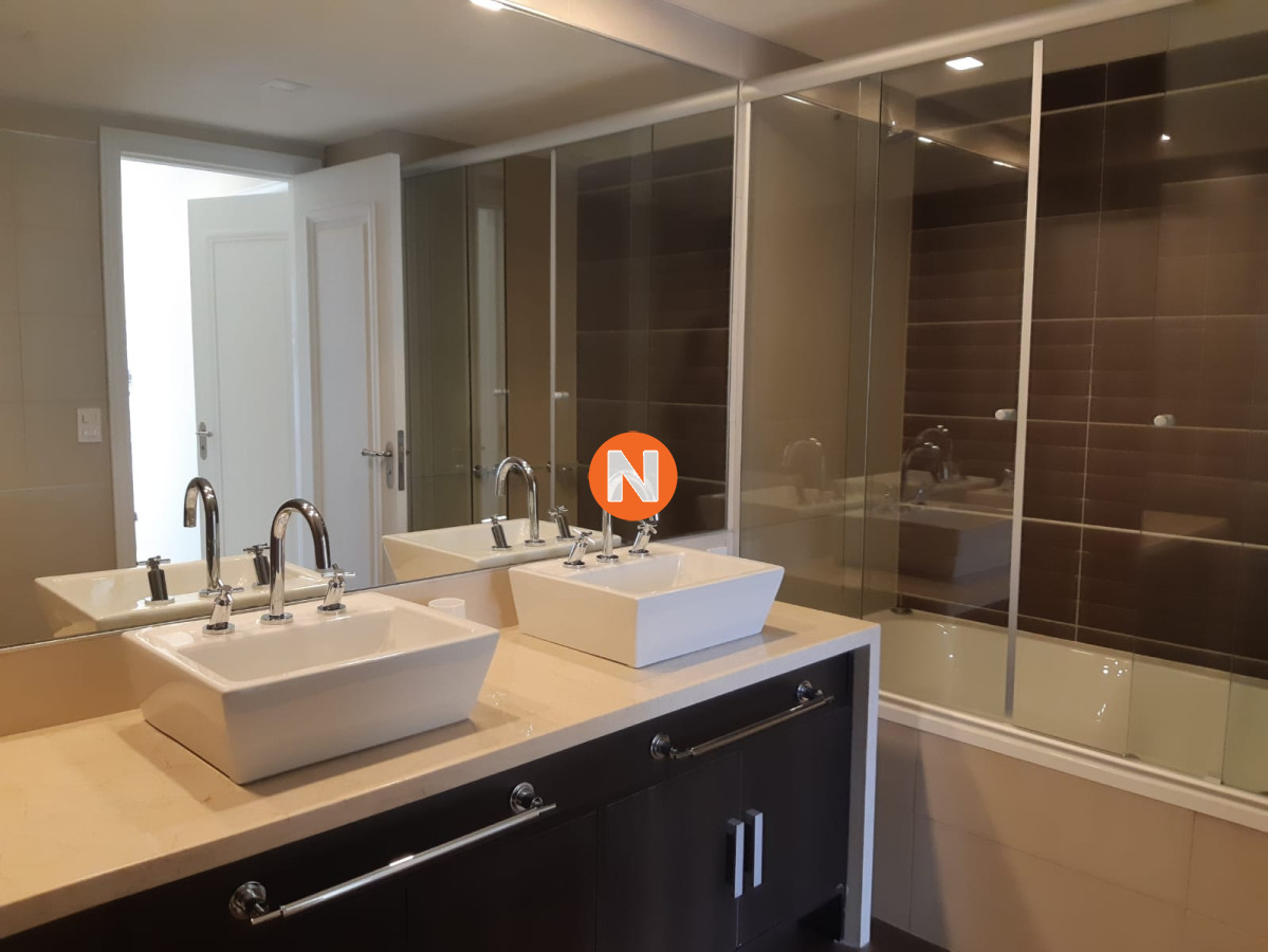 Apartamento Ref.201603 - Apartamento en Venta y Alquiler, Brava, Punta del Este, 2 Dormitorios.