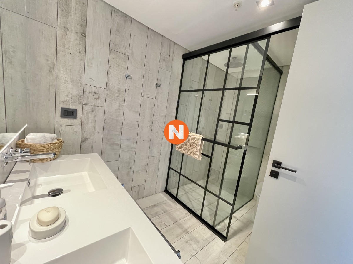 Apartamento Ref.220153 -  APARTAMENTO DE 1 DORMITORIO EN EDIFICIO SURFSIDE  PUNTA DEL ESTE