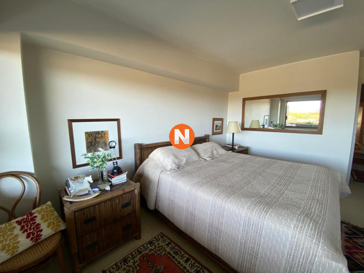 Apartamento Ref.7405 - Exclusivo Apartamento en Primera linea, 3 dormitorios y Dep de Servicio, Playa Brava
