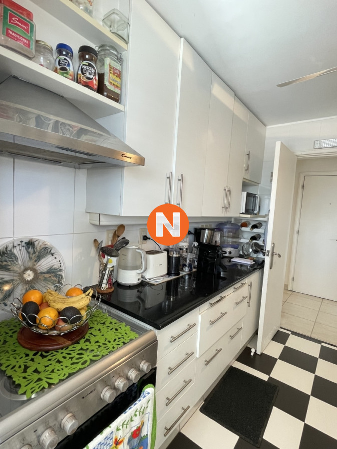 Apartamento Ref.5938 - Apartamento en Venta , Mansa, Punta del Este, 3 Dormitorios.