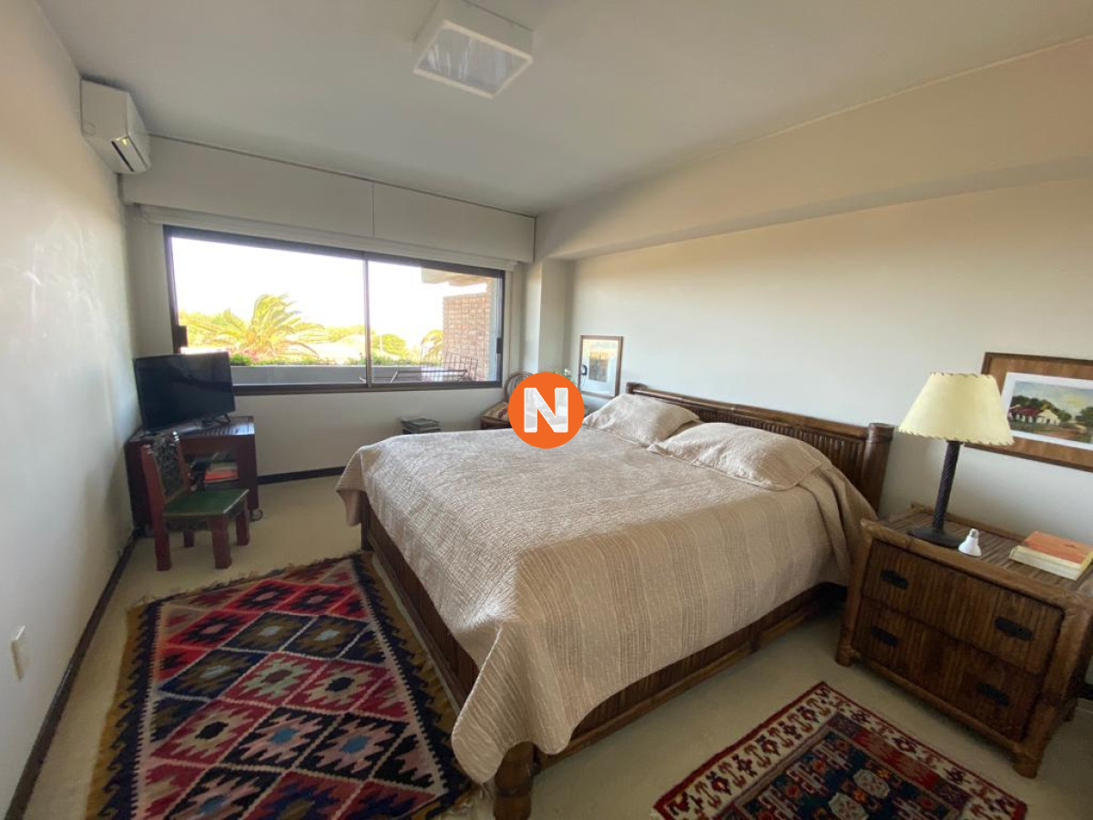Apartamento Ref.7405 - Exclusivo Apartamento en Primera linea, 3 dormitorios y Dep de Servicio, Playa Brava