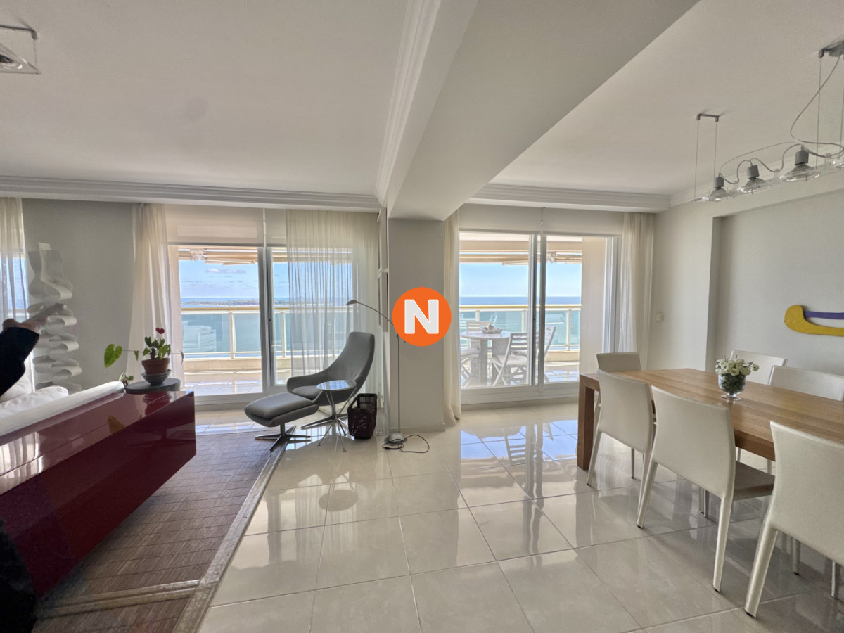 LE JARDIN PISO ALTO VENTA DE APARTAMENTO DE 3 Y DEPENDENCIA  - NLV224807A