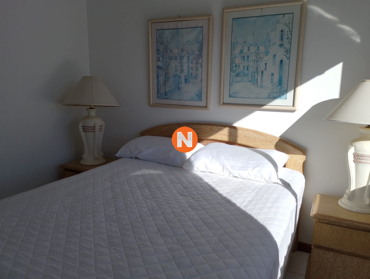 Apartamento en Venta y Alquiler, Peninsula, Punta del Este, 2 Dormitorios. - NLV8632A