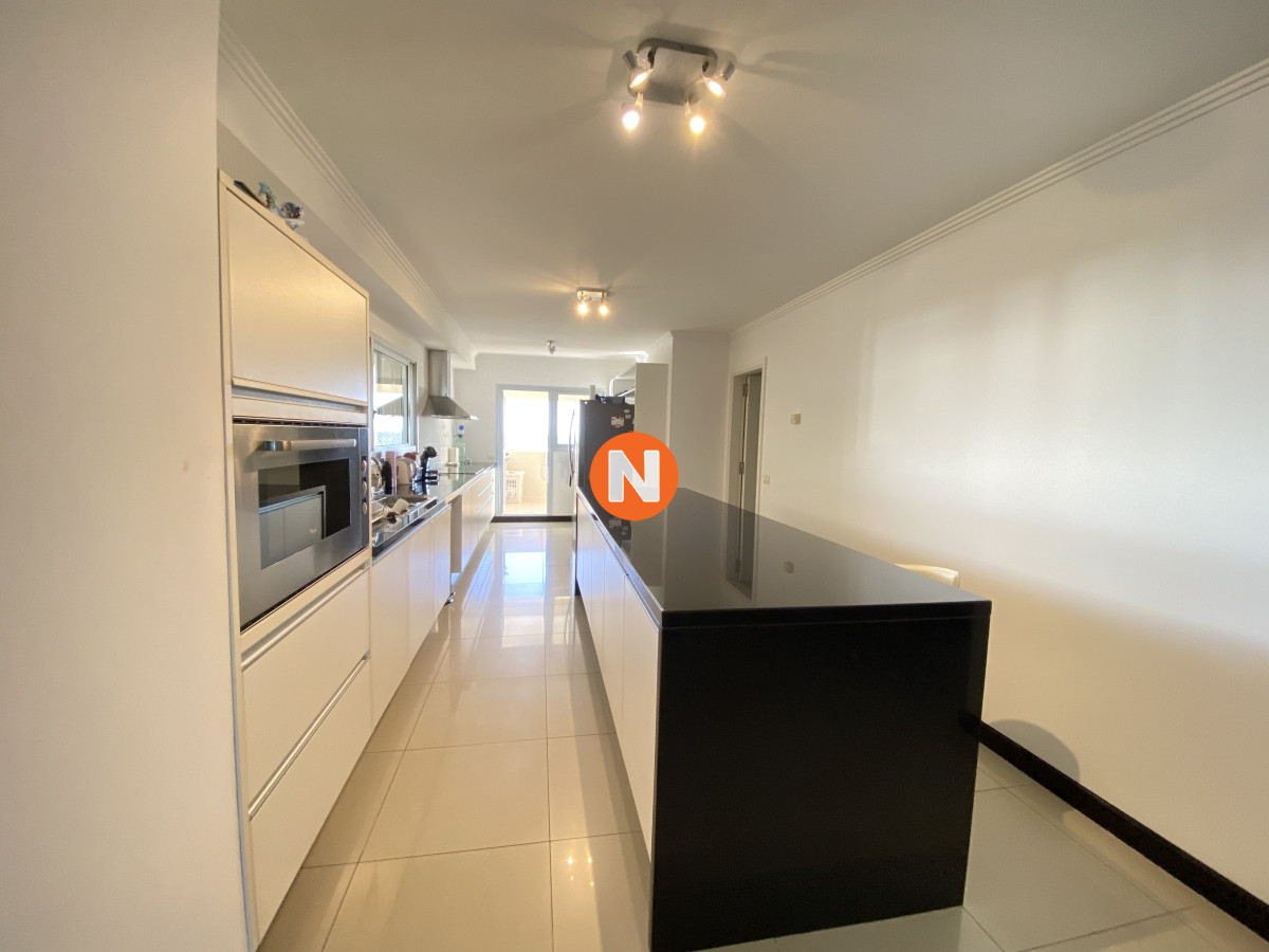 Apartamento Ref.201558 - Apartamento en Venta, Brava, Punta del Este, 4 Dormitorios.