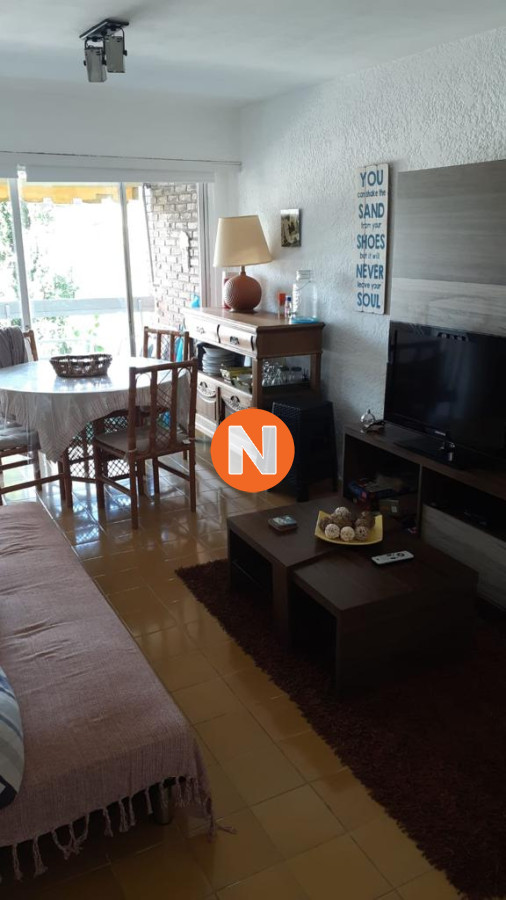 Apartamento Ref.220635 - Oportunidad venta parada 23 frente a la playa mansa