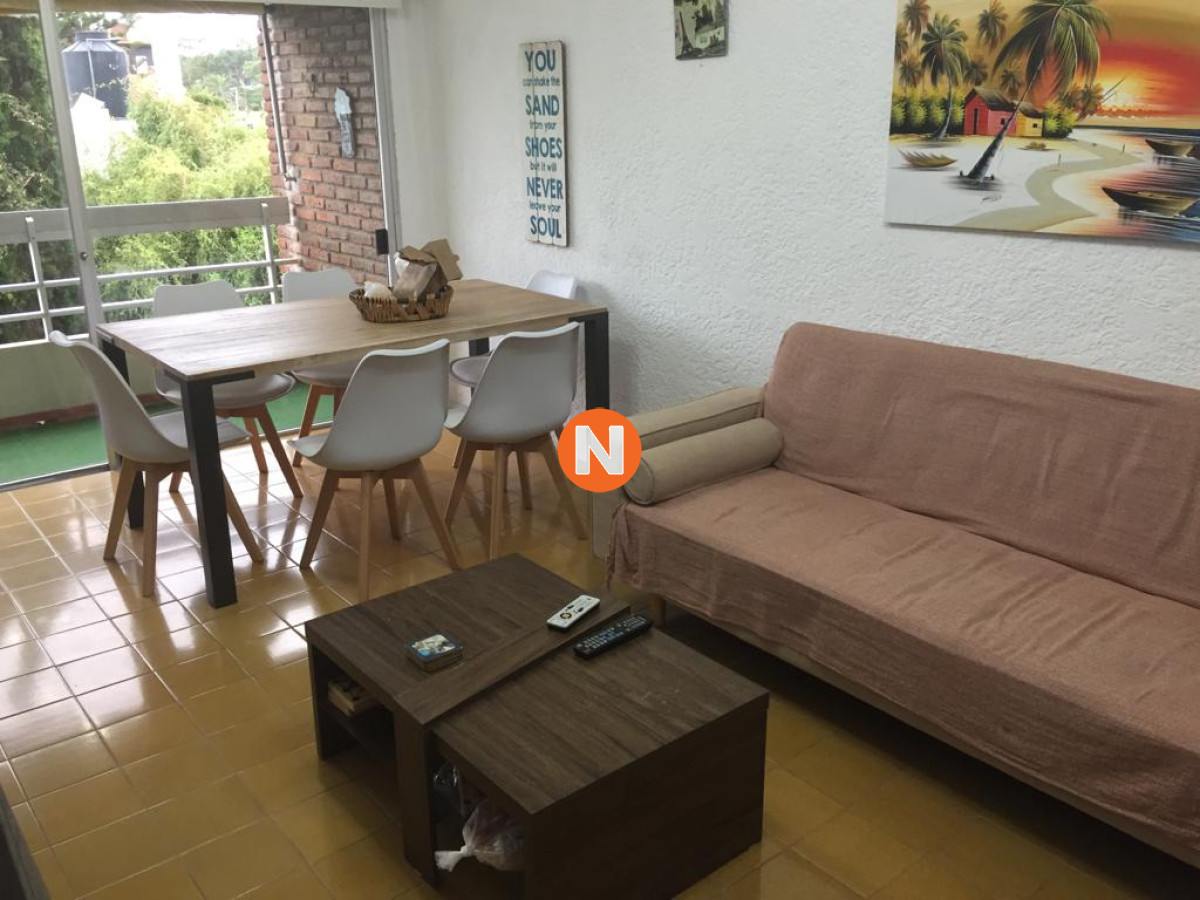 Apartamento Ref.220635 - Oportunidad venta parada 23 frente a la playa mansa