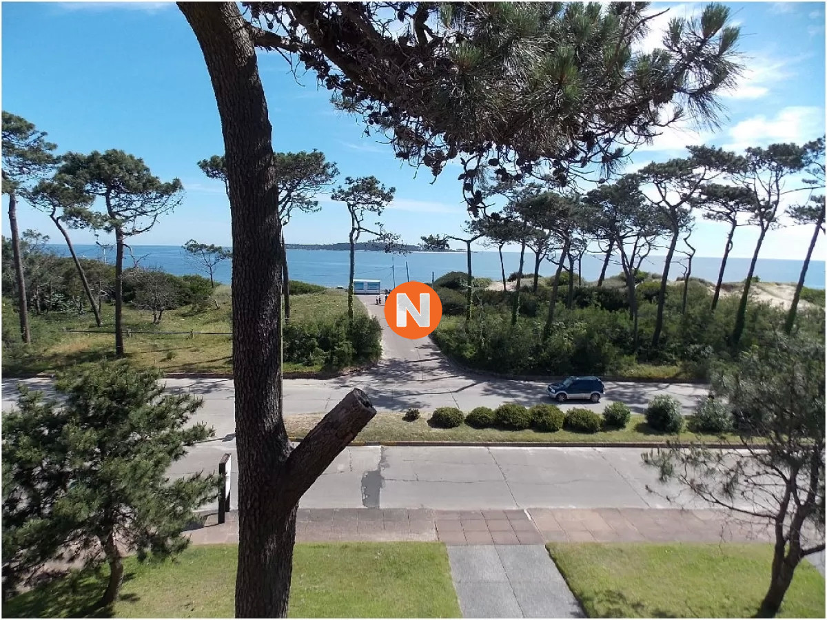 Apartamento en Venta, 2 dormitorios, Playa Mansa - NLV220801A