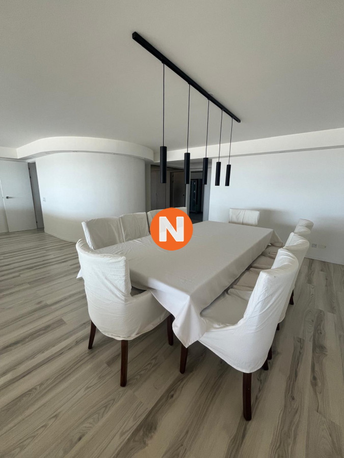 Apartamento Ref.200054 - Apartamento en Venta y Alquiler, Brava, Punta del Este, 4 Dormitorios.