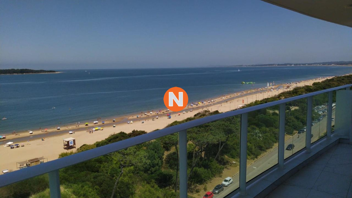 Exclusivo apartamento de 3 dormitorios Venta y Alquiler de temporada - NLV222605A