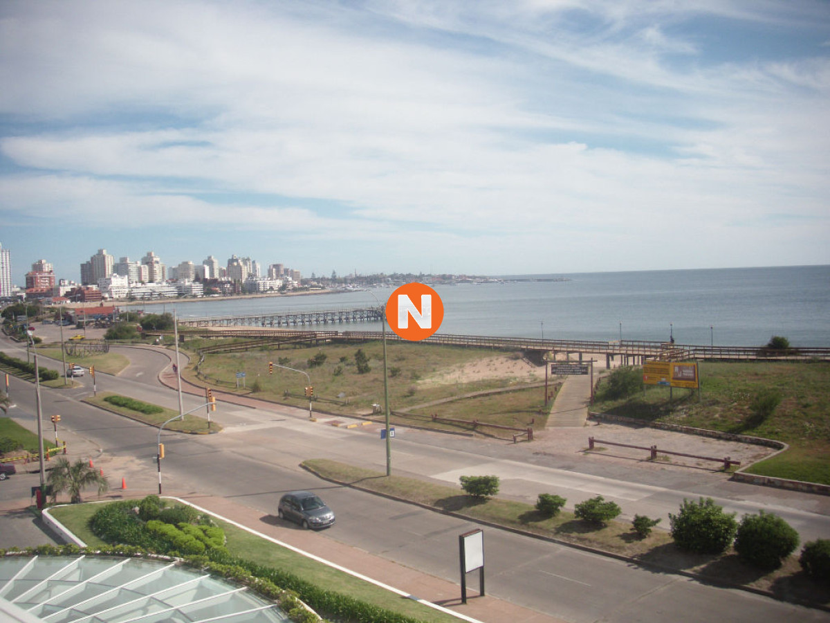 Apartamento en Venta y Alquiler, Mansa, Punta del Este, 3 Dormitorios. - NLV155727A