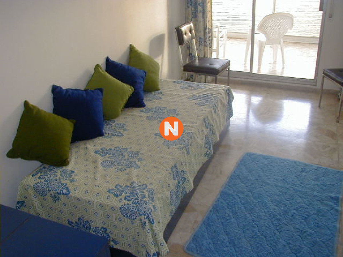 Apartamento Ref.1810 - Apartamento en Venta y Alquiler, Mansa, Punta del Este, 3 Dormitorios.