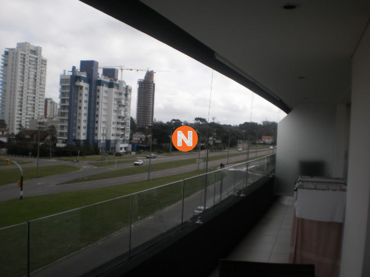 Apartamento en Venta y Alquiler, Aidy Grill, Punta del Este, 3 Dormitorios. - NLV200408A