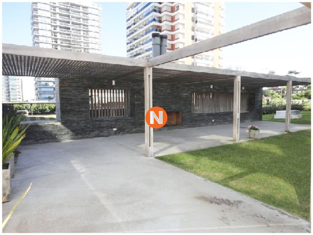 Apartamento Ref.202776 - Apartamento en Venta y Alquiler, Aidy Grill, Punta del Este, 2 Dormitorios.