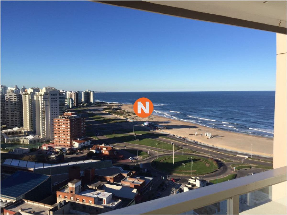 Apartamento en Venta y Alquiler, Peninsula, Punta del Este, 3 Dormitorios. - NLV79A