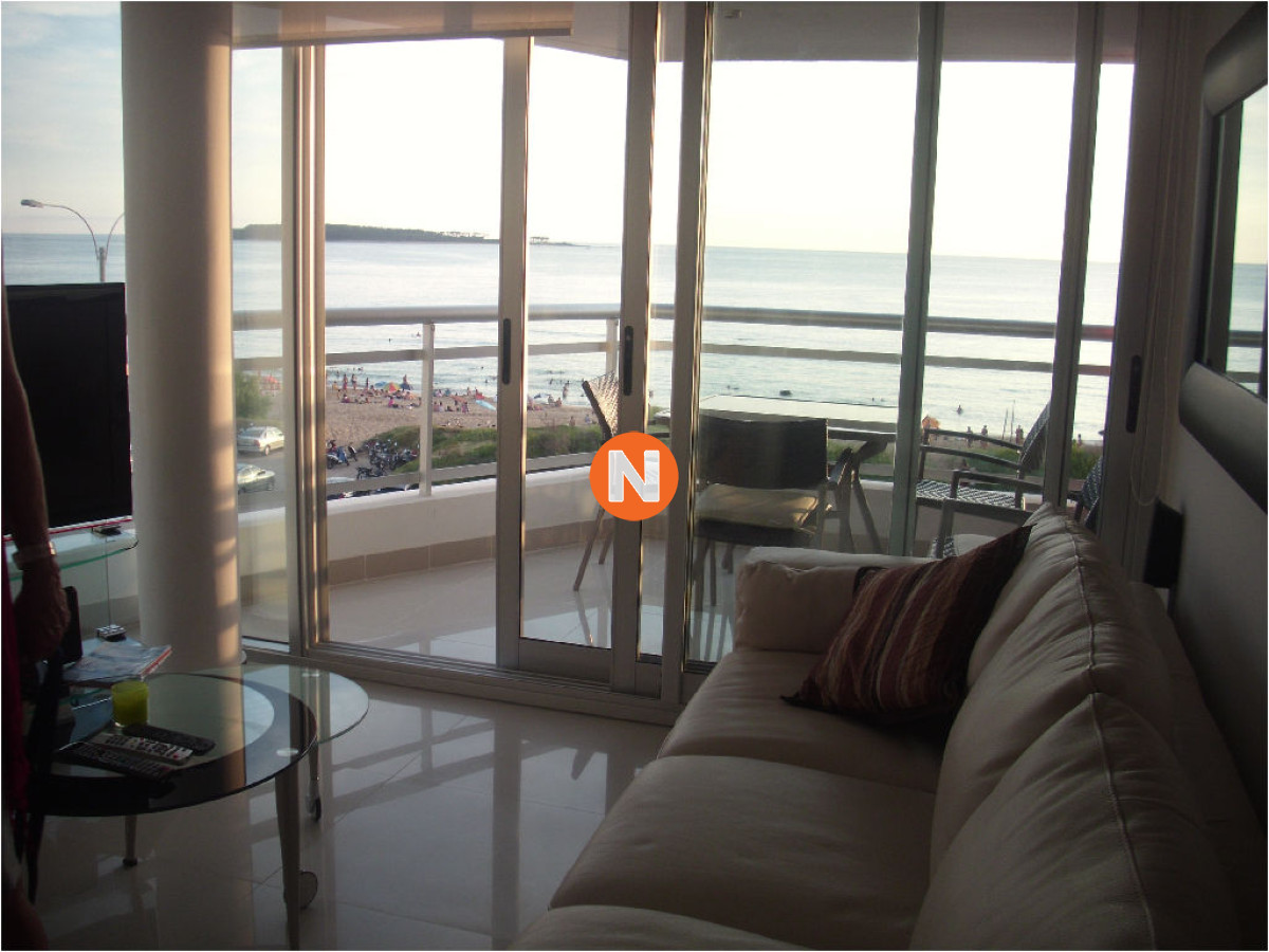 Apartamento Ref.8537 - Apartamento en Venta y Alquiler, Mansa, Punta del Este, 2 Dormitorios.