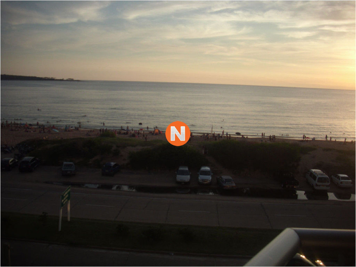 Apartamento Ref.8537 - Apartamento en Venta y Alquiler, Mansa, Punta del Este, 2 Dormitorios.