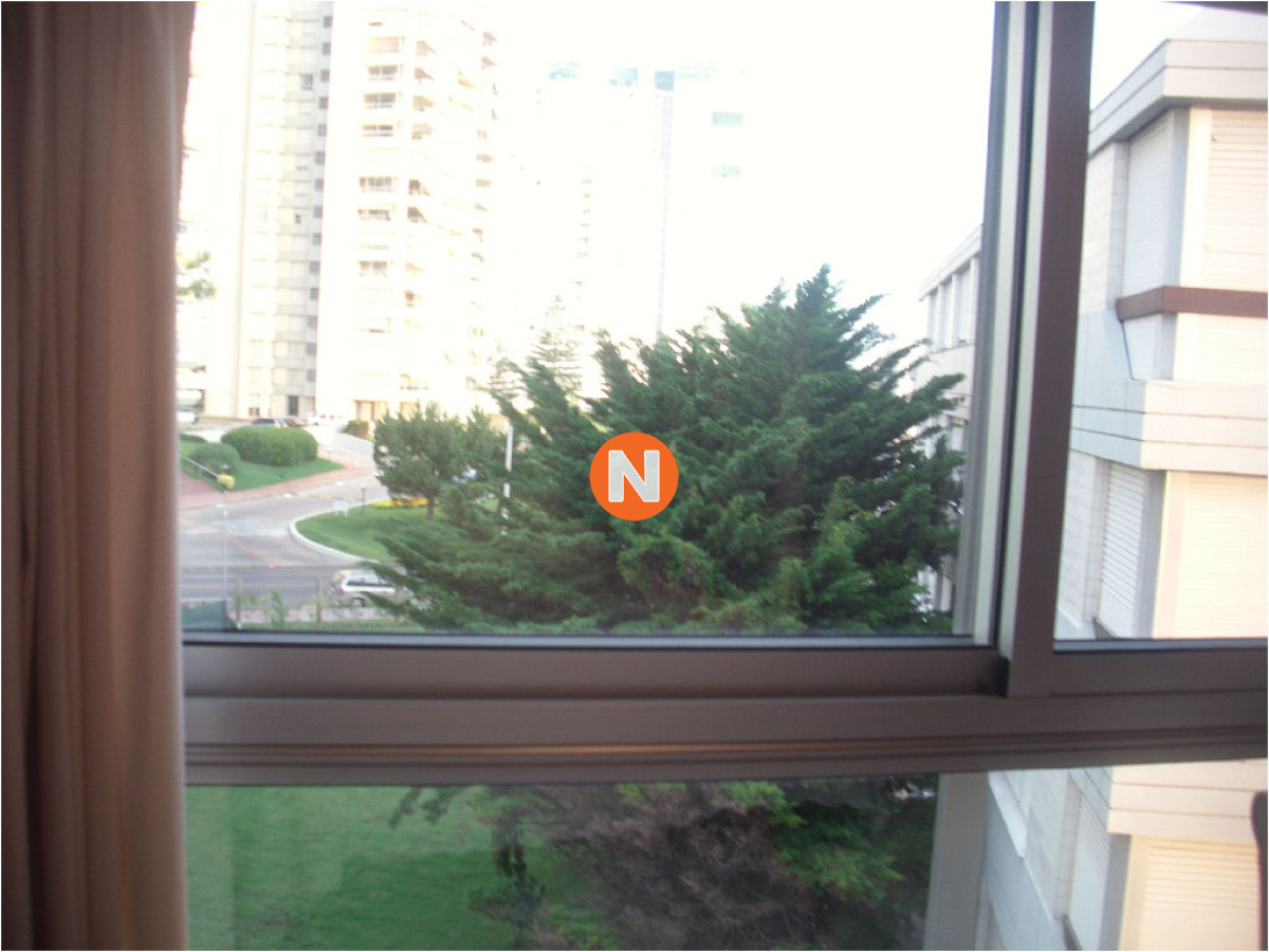Apartamento Ref.8537 - Apartamento en Venta y Alquiler, Mansa, Punta del Este, 2 Dormitorios.