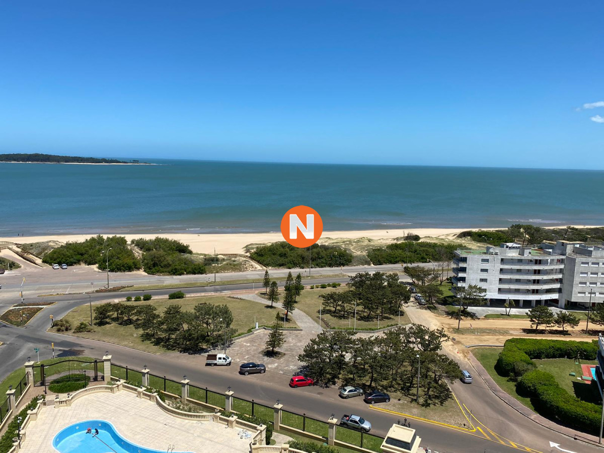 Apartamento Ref.204027 - VENTA DE APARTAMENTO DE 3 DORMITORIOS EN MANSA PUNTA DEL ESTE EN EDIFICIO LE JARDIN PUNTA DEL ESTE