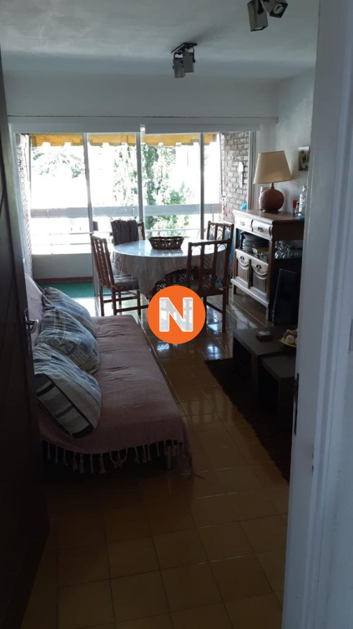 Apartamento Ref.220635 - Oportunidad venta parada 23 frente a la playa mansa