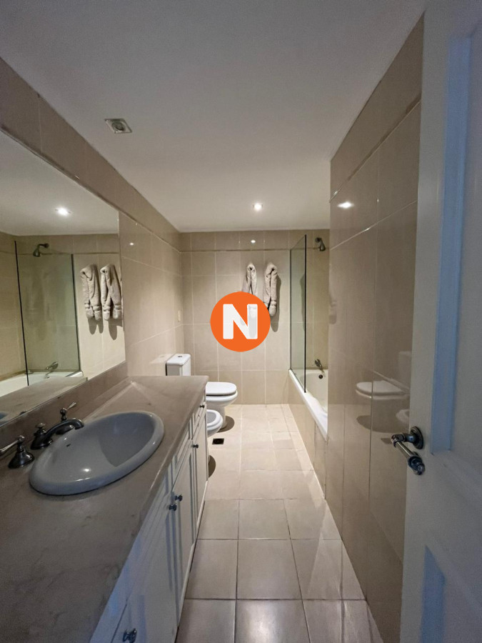 Apartamento Ref.9111 - Apartamento en Venta y Alquiler, Mansa, Punta del Este, 3 Dormitorios.