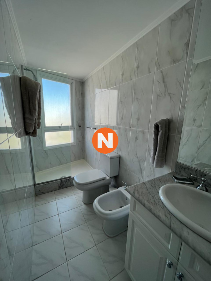 Apartamento Ref.9111 - Apartamento en Venta y Alquiler, Mansa, Punta del Este, 3 Dormitorios.