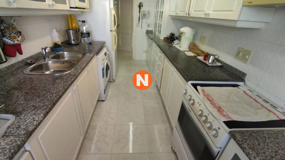 Apartamento Ref.323 - Apartamento en Venta y Alquiler, Mansa, Punta del Este, 3 Dormitorios.