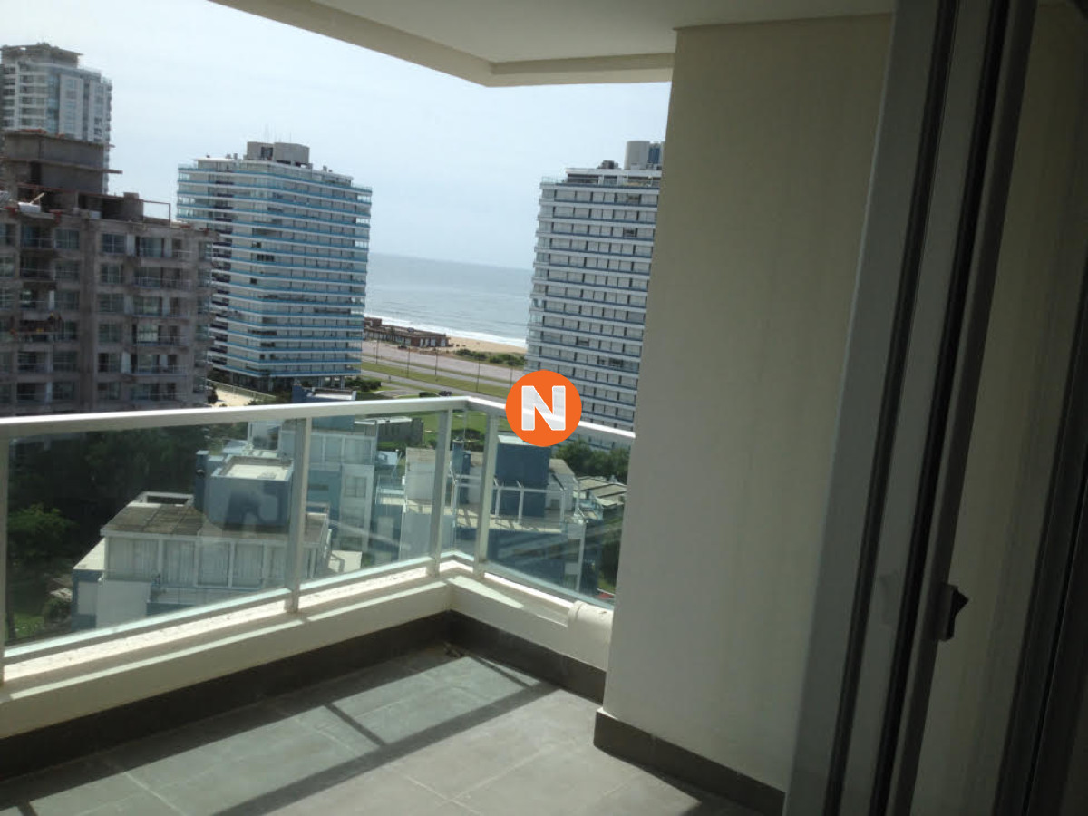 VENTA DE APARTAMENTO DE 2 DORMITORIOS EN BRAVA PUNTA DEL ESTE  - NLV200774A