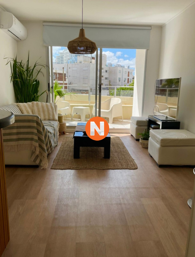 Apartamento en Venta, 1 y medio dormitorios  - NLV223207A