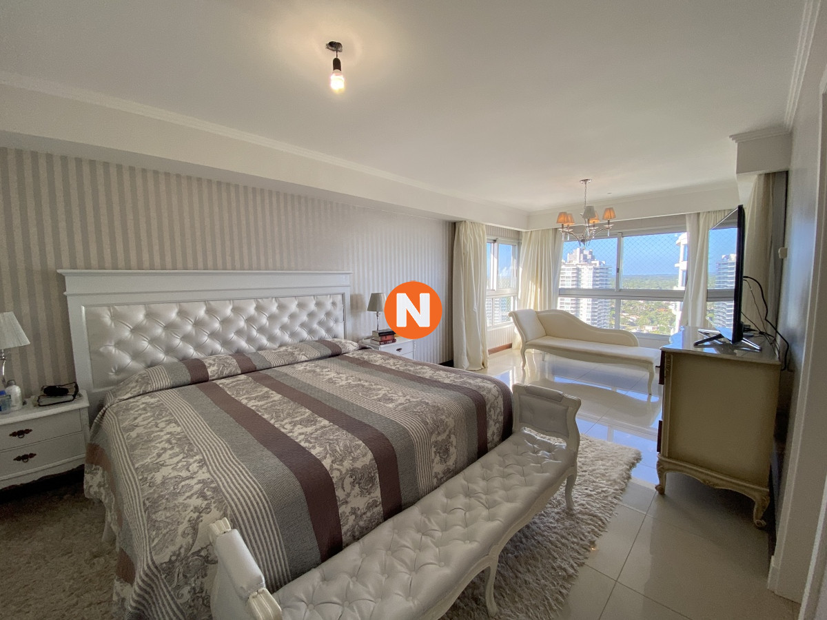 Apartamento Ref.201558 - Apartamento en Venta, Brava, Punta del Este, 4 Dormitorios.