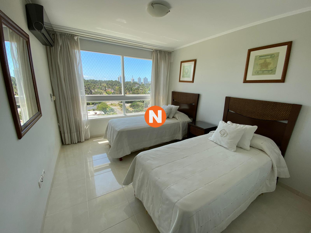 Apartamento Ref.204027 - VENTA DE APARTAMENTO DE 3 DORMITORIOS EN MANSA PUNTA DEL ESTE EN EDIFICIO LE JARDIN PUNTA DEL ESTE