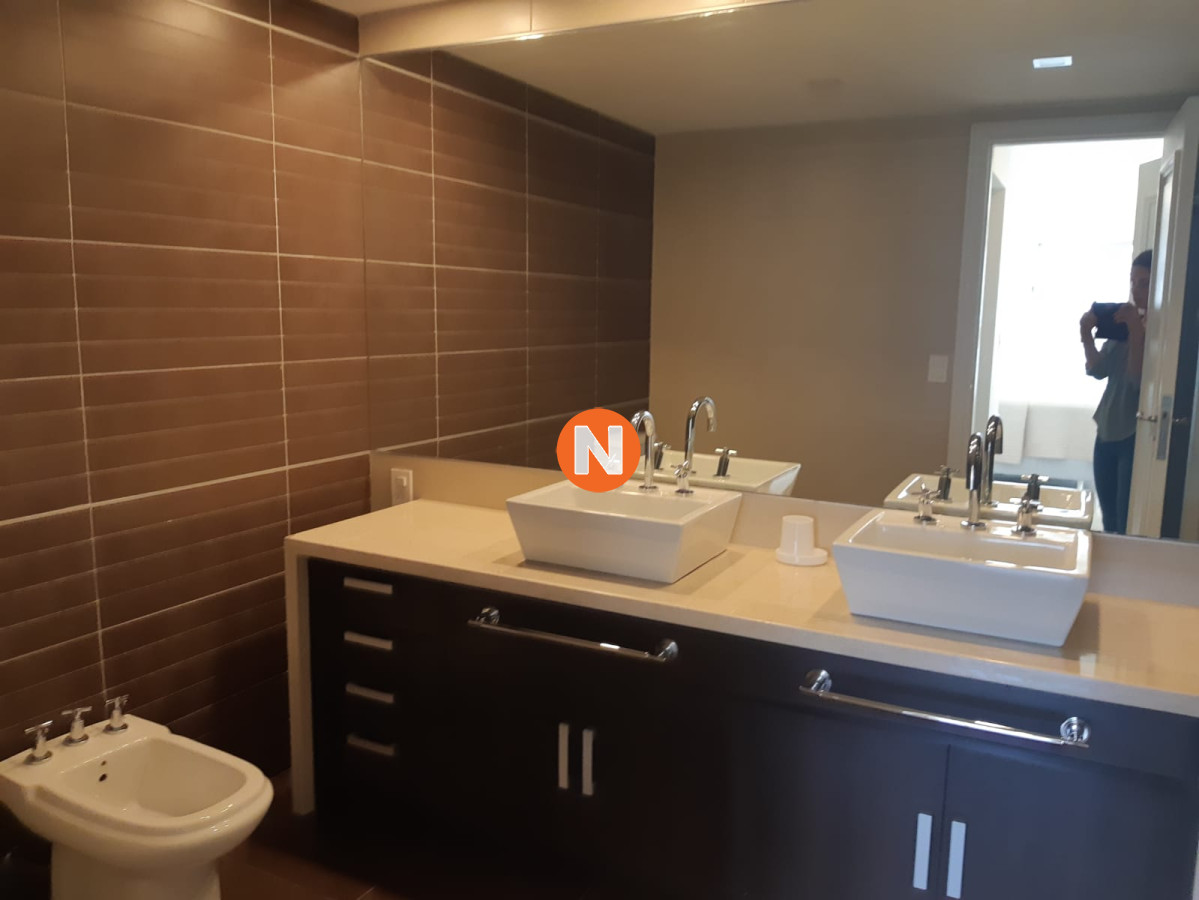 Apartamento Ref.201603 - Apartamento en Venta y Alquiler, Brava, Punta del Este, 2 Dormitorios.