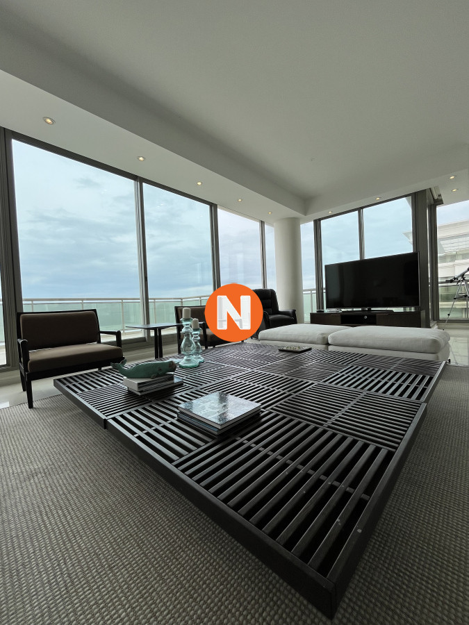 PENTHOUSE EXCLUSIVO EN PARADA 1 BRAVA - PUNTA DEL ESTE  - NLV222926A