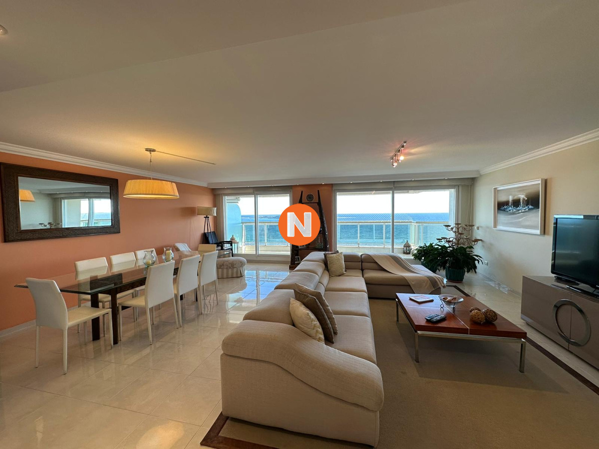Apartamento en Venta, Mansa, Punta del Este, 4 Dormitorios. - NLV7681A